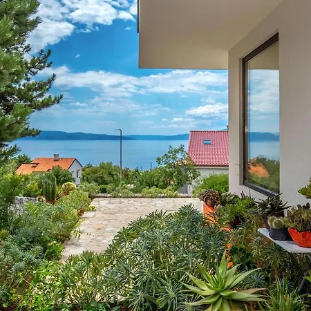 Villa Orange, Small House In A Pine Forest